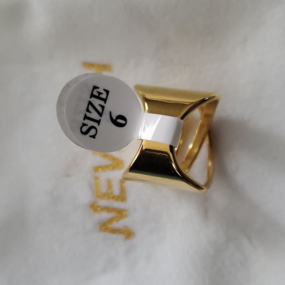Ring - Picture 3 of 3